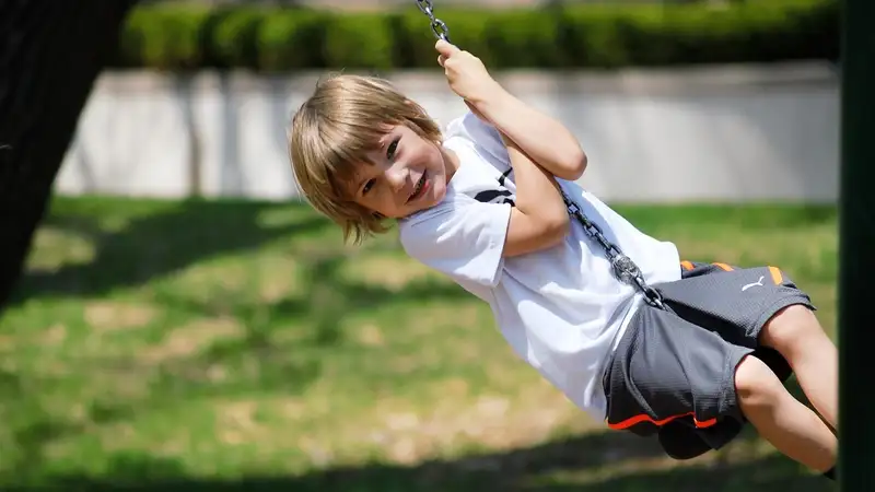А у нас во дворе: насколько безопасны детские площадки в Казахстане