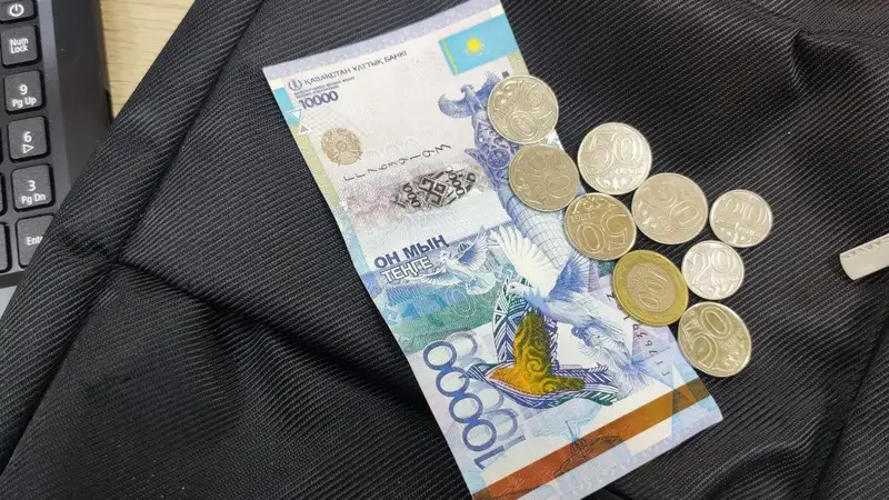 Чиновника из Жетысуской области подозревают в получении регулярных взяток от людей с инвалидностью