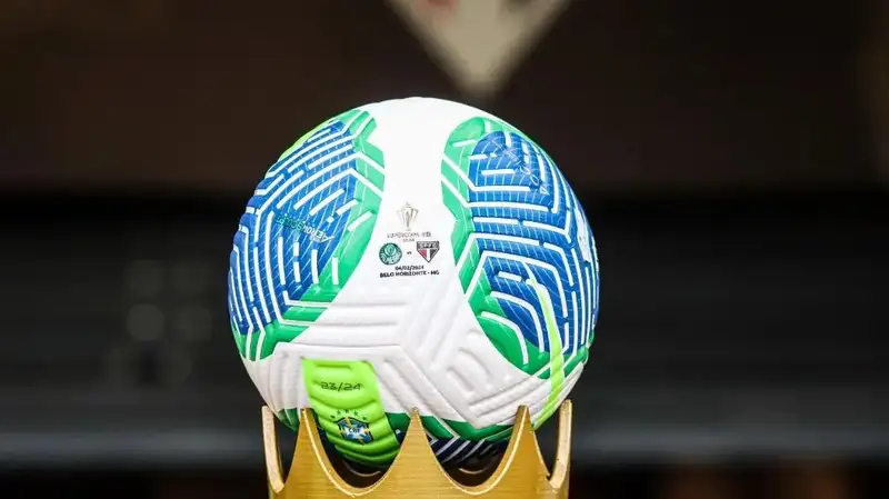 В чемпионате Бразилии главного тренера заменил врач и команда победила