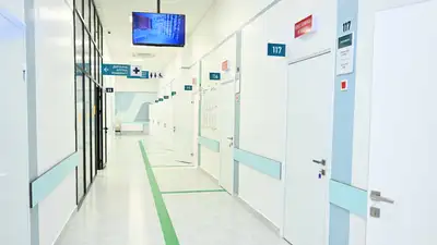 В Астане фасад дома рухнул на ребенка, фото - Новости Zakon.kz от 13.05.2024 13:37