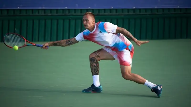 Денис Евсеев пробился во второй раунд турнира в Португалии