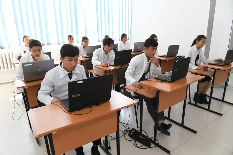 Где в Казахстане можно получить дополнительное образование по медицинским специальностям