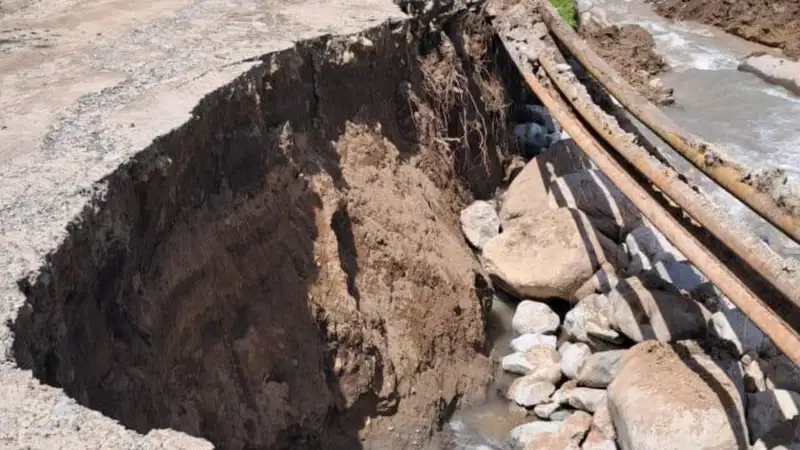 Обвал автодороги в Алматинской области: стали известны подробности