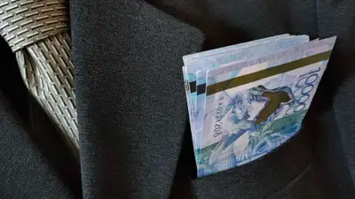 В СКО заместителя районного акима подозревают в получении взятки, фото - Новости Zakon.kz от 15.05.2024 09:21