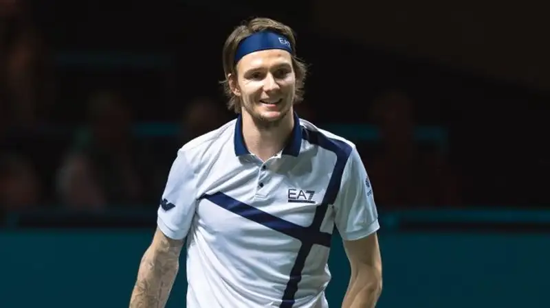 Александр Бублик вместе с Беном Шелтоном стали первыми полуфиналистами парного разряда "Мастерса" в Риме