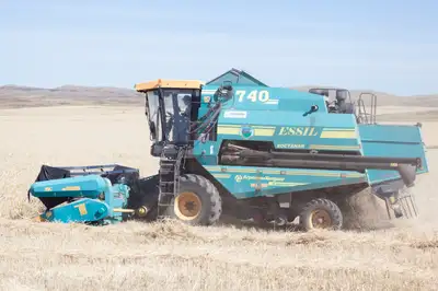 Сельскохозяйственная техника, сельхозтехника, поле, вспашка полей, фото - Новости Zakon.kz от 11.02.2025 10:49