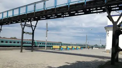 18 граждан Узбекистана сняли с поезда в Туркестанской области, фото - Новости Zakon.kz от 16.05.2024 19:29