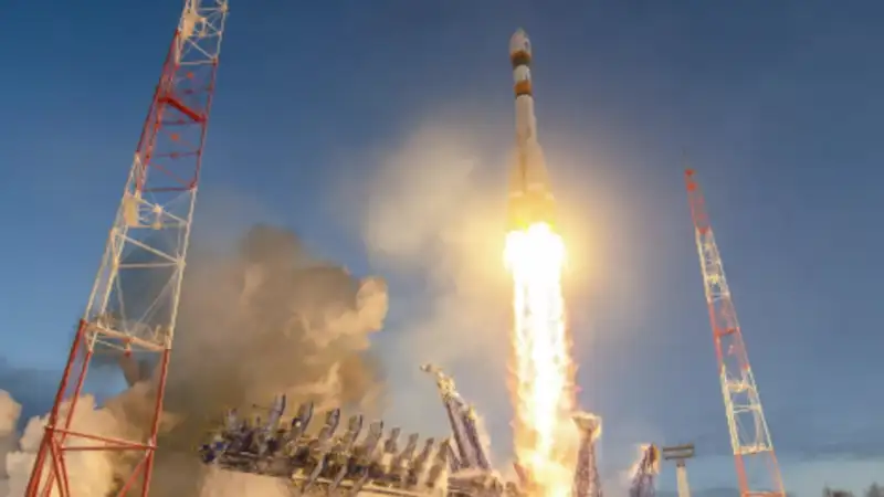 С космодрома Плесецк запустили ракету &quot;Союз&quot; со спутниками Минобороны РФ