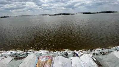В Атырау уровень воды в реке Жайык превысил критическую отметку на 23 см