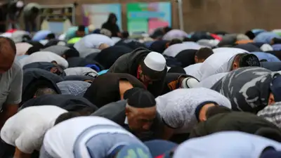 Мусульманство, мусульманская вера, ислам, мусульмане, мечеть внутри, молящиеся люди, рамадан, священный месяц, рамазан, Курбан Айт, Курбан-байрам, мусульманский праздник, намаз, молитва в исламе, время намаза, ораза, ураза, мусульманский пост, фото - Новости Zakon.kz от 31.01.2025 00:13