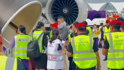Пассажиры авиарейса Лондон-Сингапур пострадали из-за сильной турбулентности