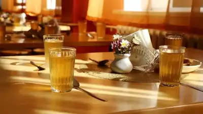 штрафы за поваров с маникюром возмутили поставщиков питания в школы Астаны, фото - Новости Zakon.kz от 24.05.2024 00:30