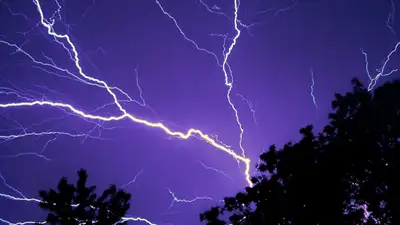 Гроза с градом обрушатся на Астану, Алматы и Шымкент, фото - Новости Zakon.kz от 23.05.2024 17:52