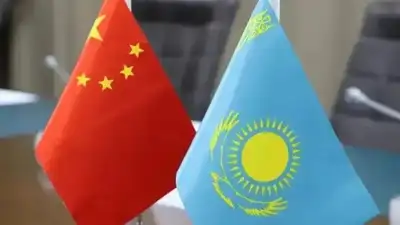 Флаги, Казахстан, Китай 