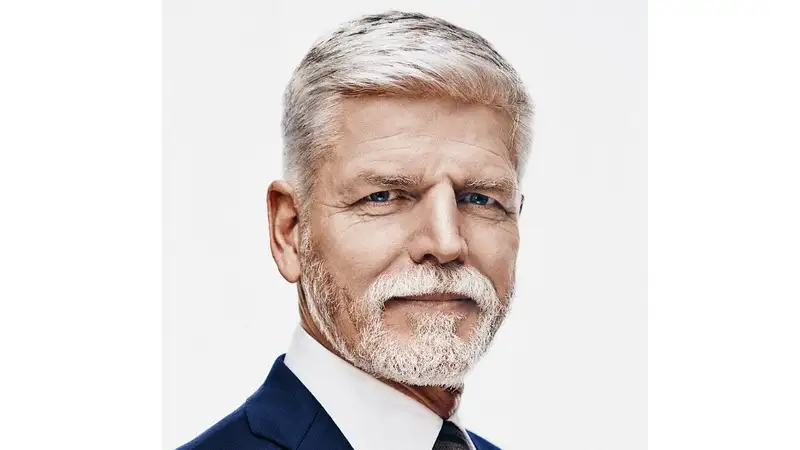 Президент Чехии Петр Павел попал в больницу в результате ДТП