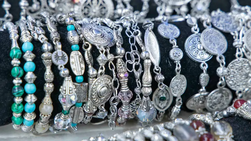 В Казахстане расширили список ювелирных изделий, не подлежащих клеймению