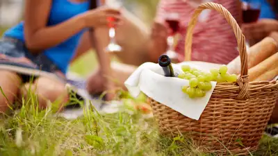 Пять вкусных и простых закусок для отдыха и пикника