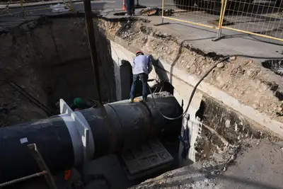 Ремонт тепловых сетей, ремонт теплосетей, ремонт системы водоснабжения, теплосеть, ремонтные работы, рабочие, трубы для теплосетей, прокладка тепловых сетей , фото - Новости Zakon.kz от 19.08.2024 07:00