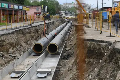 Ремонт тепловых сетей, ремонт теплосетей, ремонт системы водоснабжения, теплосеть, ремонтные работы, рабочие, трубы для теплосетей, прокладка тепловых сетей , фото - Новости Zakon.kz от 18.09.2024 23:06