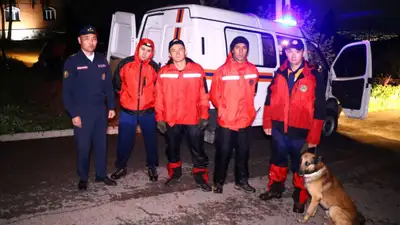 В горах Алматы спустя четыре часа поисков спасатели нашли двух молодых людей