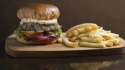 Врач назвал самые опасные продукты для детей, фото - Новости Zakon.kz от 25.05.2024 05:22