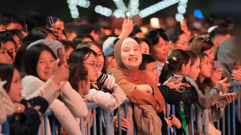 Звезды казахстанской эстрады выступили для жителей Актобе