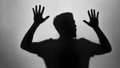 тень человека, фото - Новости Zakon.kz от 26.05.2024 17:56