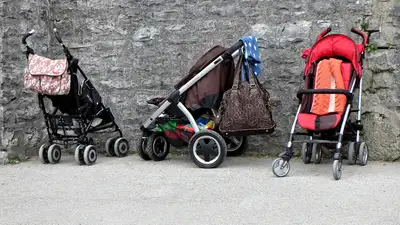 Женщина с коляской на автомойке неожиданно стала звездой Казнета, фото - Новости Zakon.kz от 27.05.2024 15:32