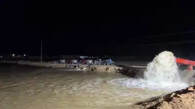 откачка воды в Кульсары, фото - Новости Zakon.kz от 28.05.2024 00:37