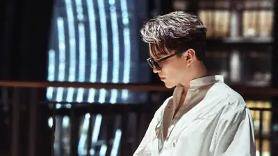 Димаш Кудайберген показал свою китайскую семью, фото - Новости Zakon.kz от 27.05.2024 09:26