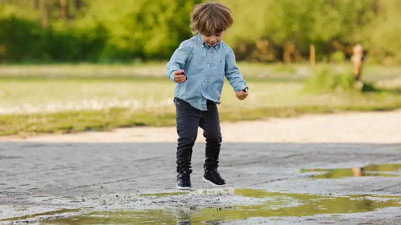 Казахстанцам подсказали, где можно спрятаться от дождей