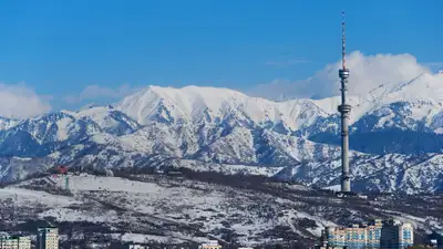 Алматы, вид на город Алматы, горы, телебашня Кок-Тобе, зима, фото - Новости Zakon.kz от 22.12.2024 17:54