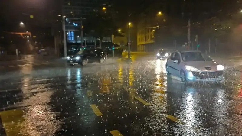 Заморозки, гроза и шквал ожидаются на большей части Казахстана