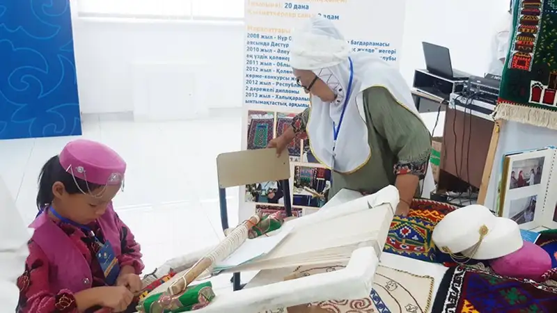 Как в Кызылординской области возрождают секреты национального ковроткачества