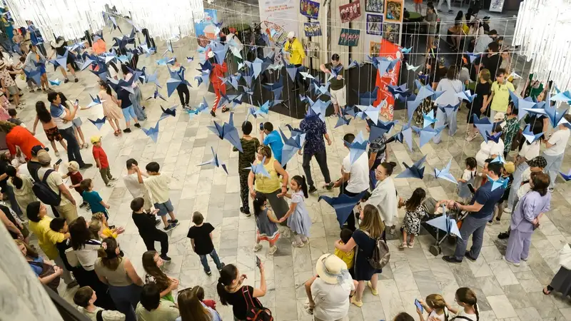 Детский смех и шашу: как прошел праздник в легендарном Театре имени Наталии Сац