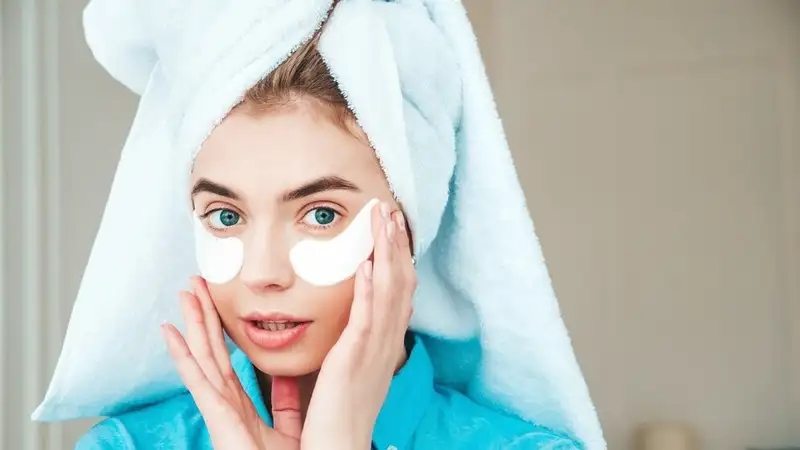 Как избавиться от мешков под глазами, рассказала косметолог