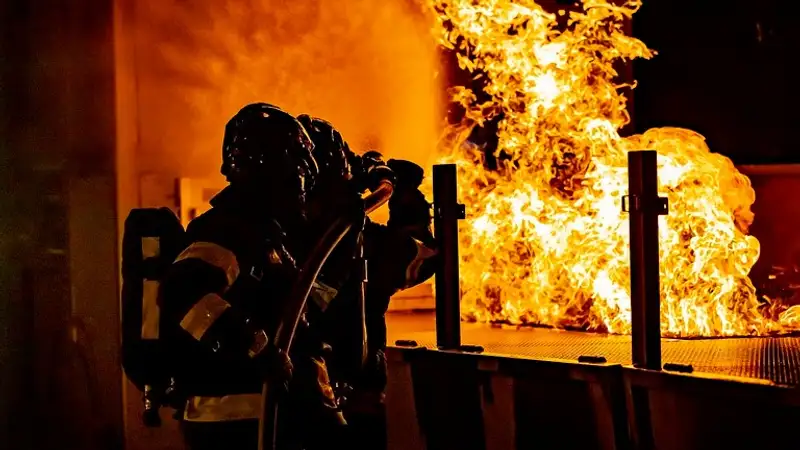 Ночные пожары ликвидировали казахстанские огнеборцы