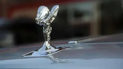Из ОАЭ вернули казахстанца, промышлявшего продажей несуществующих Rolls-Royce