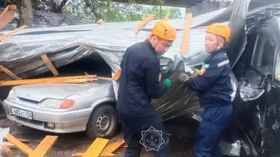 помощь спасателей, фото - Новости Zakon.kz от 08.06.2024 19:29