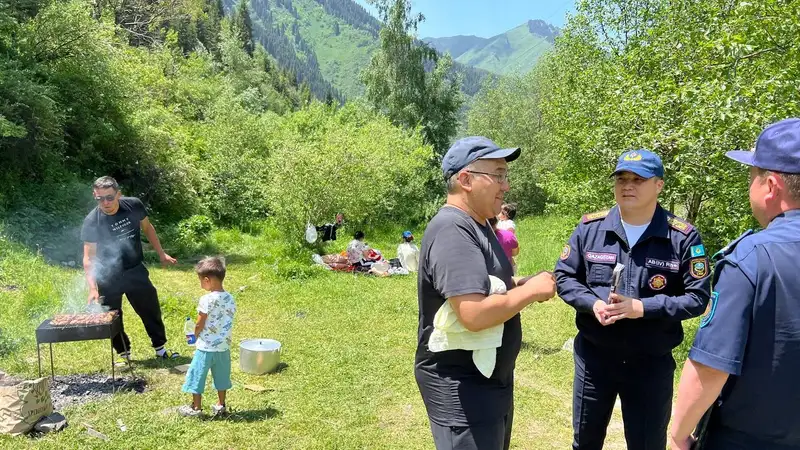 Как ищут туристов, разжигающих костры в Иле-Алатауском нацпарке – фоторепортаж