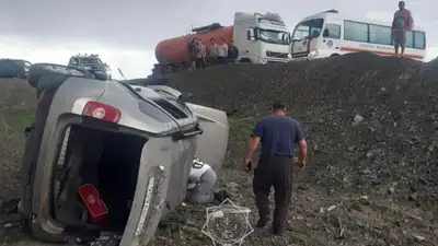 На трассе "Алматы-Екатеринбург" легковушка столкнулась с газелью, есть пострадавшие, фото - Новости Zakon.kz от 10.06.2024 07:30
