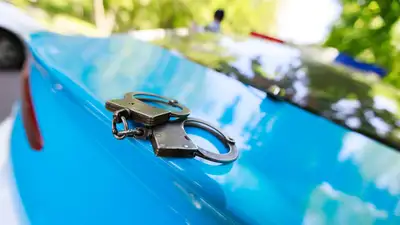 Подозреваемый в серийном мошенничестве задержан в СКО, фото - Новости Zakon.kz от 10.06.2024 12:59