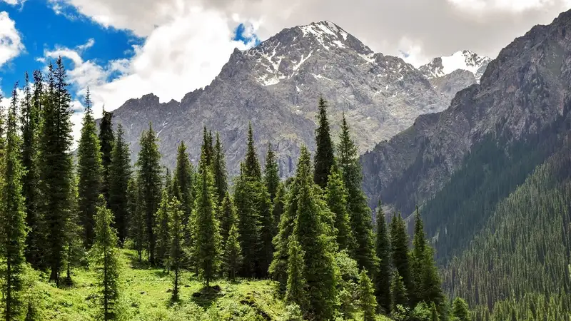 Топ-7 необычных мест для отдыха в Казахстане