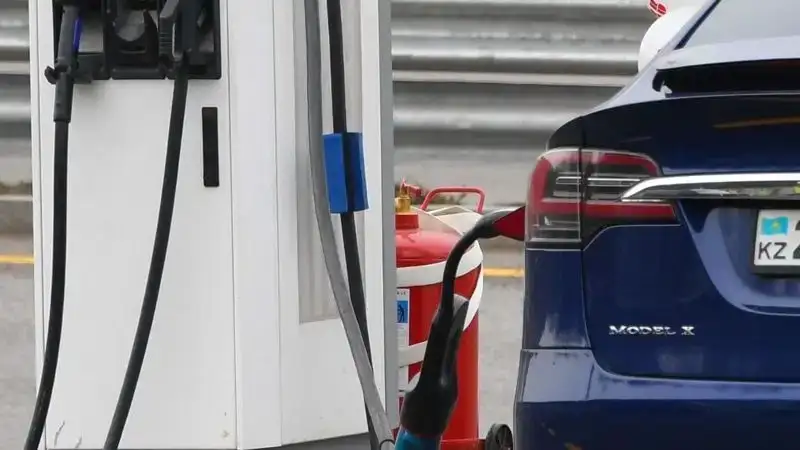 Свыше 200 зарядных станций для электромобилей установят в Казахстане