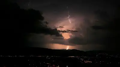 Алматинцев ждет опасная погода: ДЧС сделал заявление, фото - Новости Zakon.kz от 13.06.2024 22:34