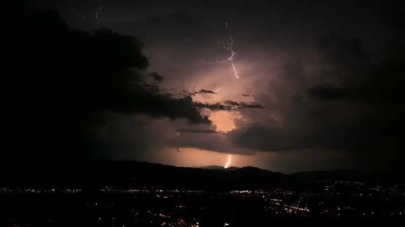 Алматинцев ждет опасная погода: ДЧС обратился к горожанам