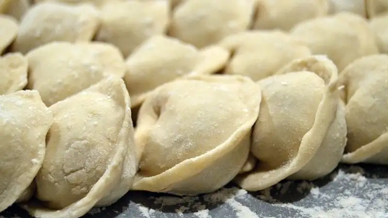 Семья отравилась пельменями в СКО: погибли два ребенка