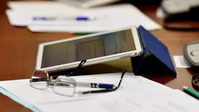 Ряд новых документов будут хранить в личных делах госслужащих, фото - Новости Zakon.kz от 17.06.2024 08:37