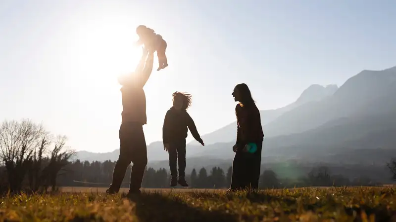 Работу центров поддержки семьи регламентировали в Казахстане