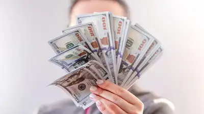 стоимость доллара на торгах, фото - Новости Zakon.kz от 18.06.2024 15:45